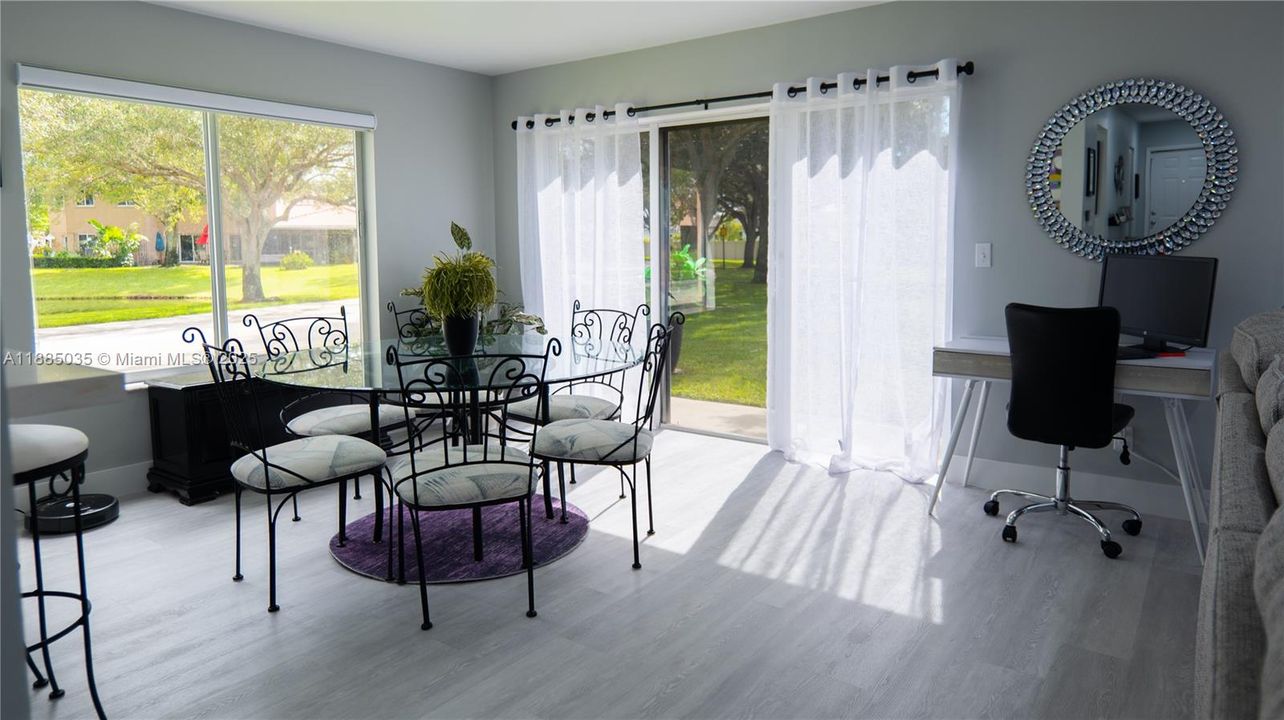 合同活跃: $559,900 (3 贝兹, 2 浴室, 1648 平方英尺)