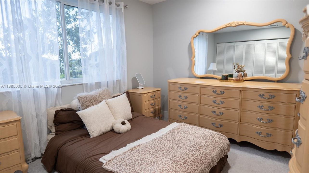 合同活跃: $559,900 (3 贝兹, 2 浴室, 1648 平方英尺)