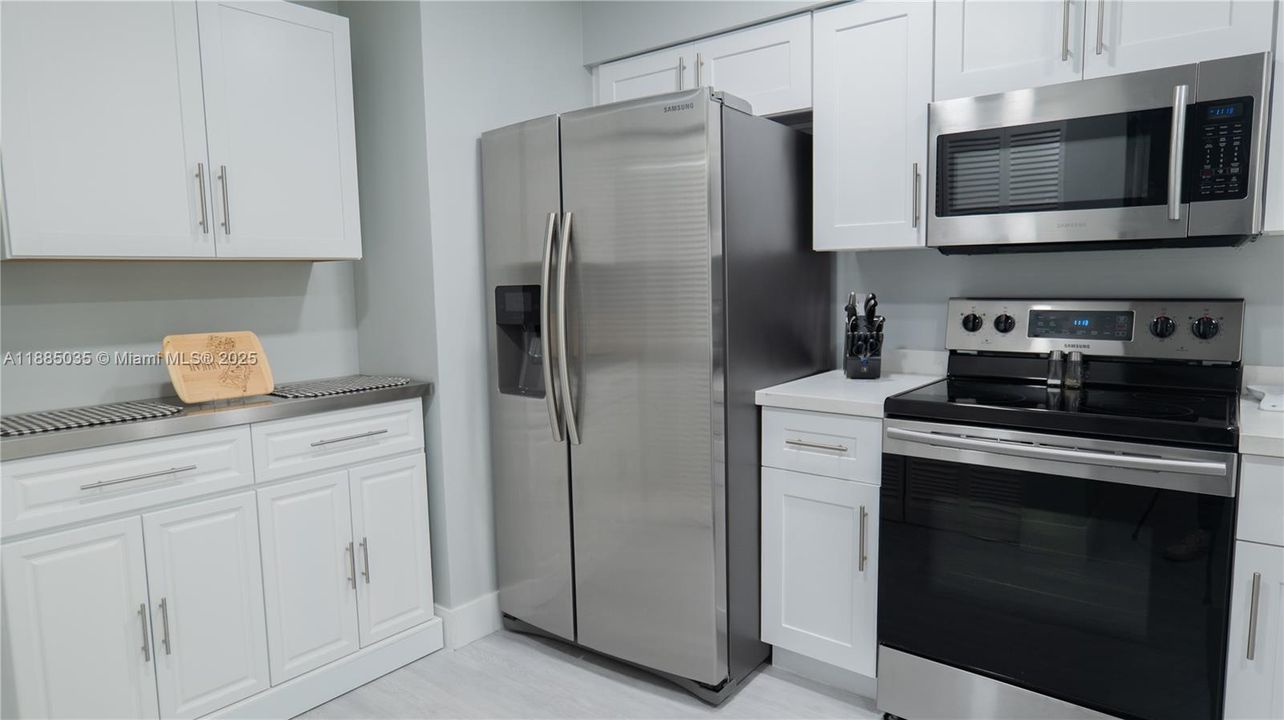 合同活跃: $559,900 (3 贝兹, 2 浴室, 1648 平方英尺)