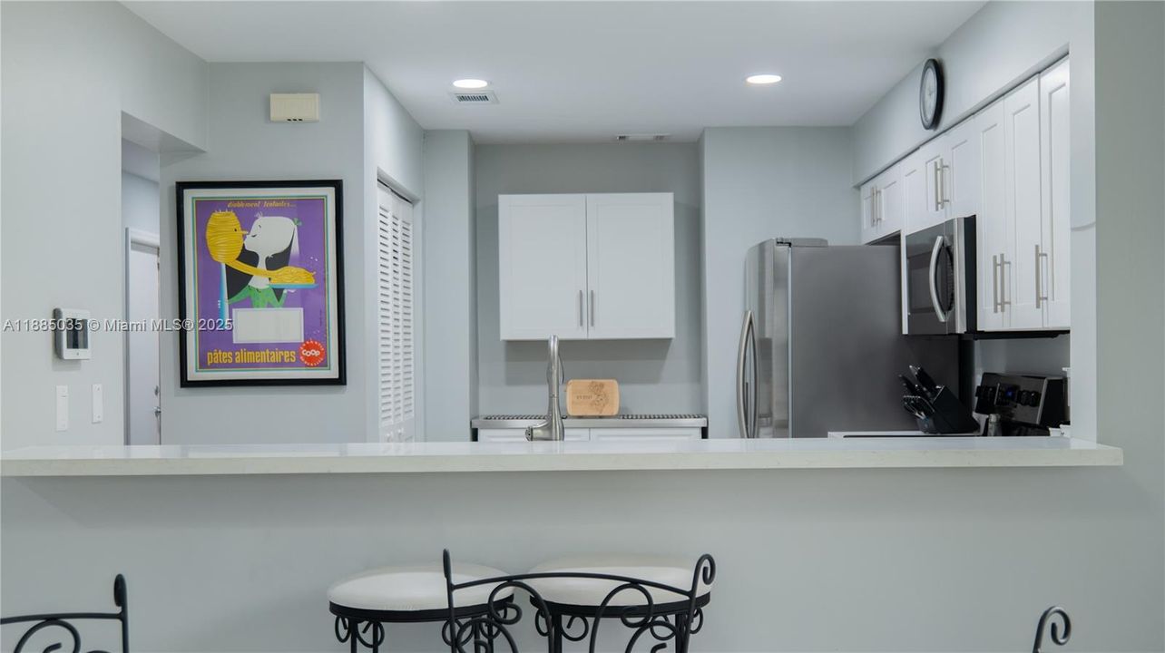 合同活跃: $559,900 (3 贝兹, 2 浴室, 1648 平方英尺)