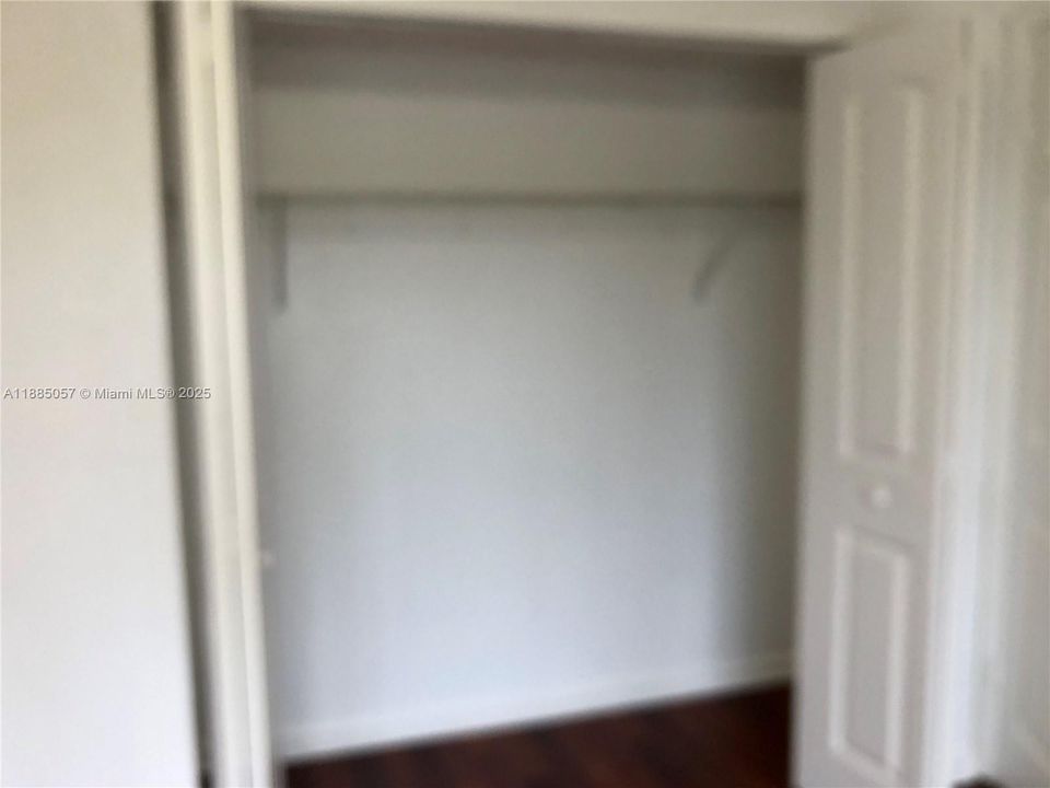 Active With Contract: $1,650 (1 beds, 1 baths, 741 Square Feet)