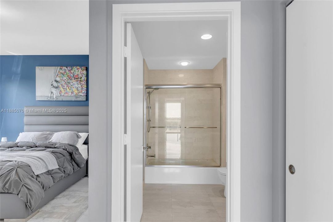 For Sale: $1,390,000 (2 beds, 2 baths, 1958 Square Feet)