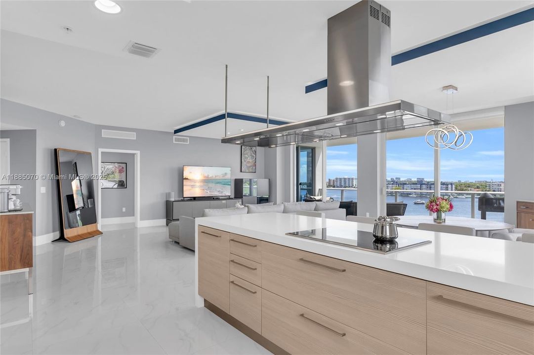 For Sale: $1,390,000 (2 beds, 2 baths, 1958 Square Feet)