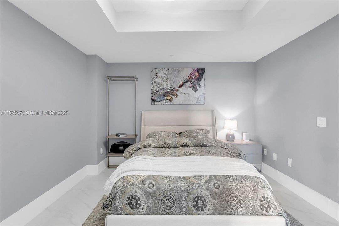 For Sale: $1,390,000 (2 beds, 2 baths, 1958 Square Feet)