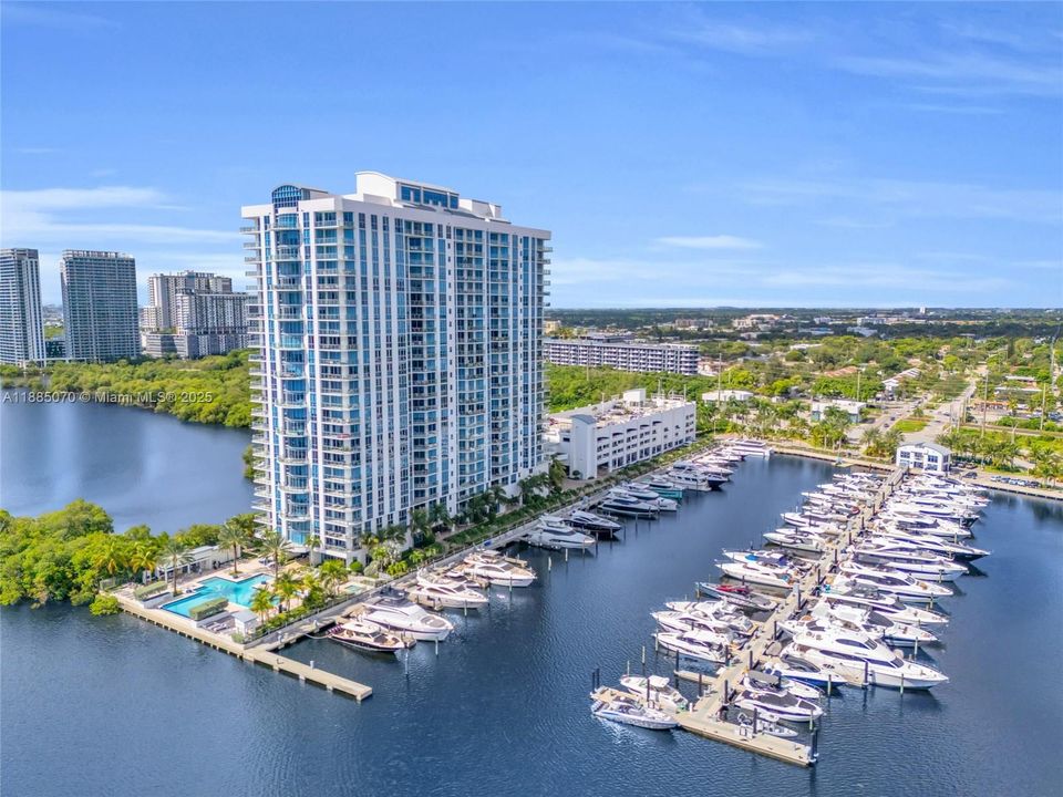 For Sale: $1,390,000 (2 beds, 2 baths, 1958 Square Feet)