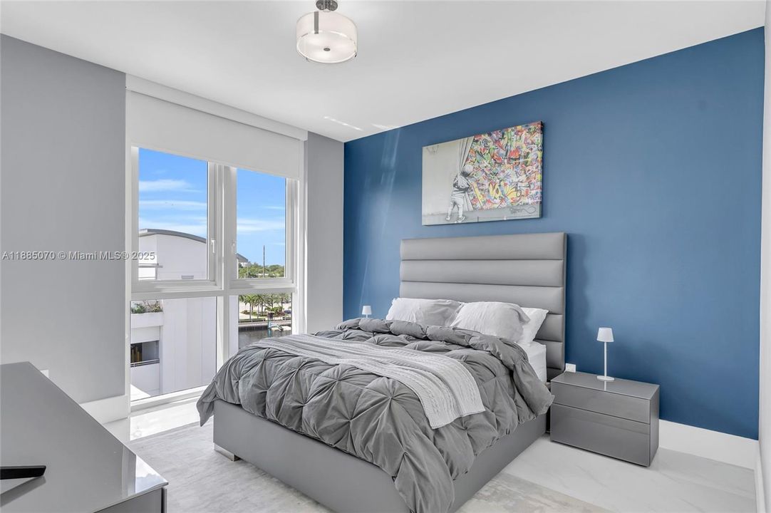 For Sale: $1,390,000 (2 beds, 2 baths, 1958 Square Feet)