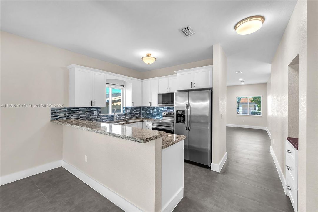 Activo con contrato: $849,000 (4 camas, 2 baños, 1675 Pies cuadrados)