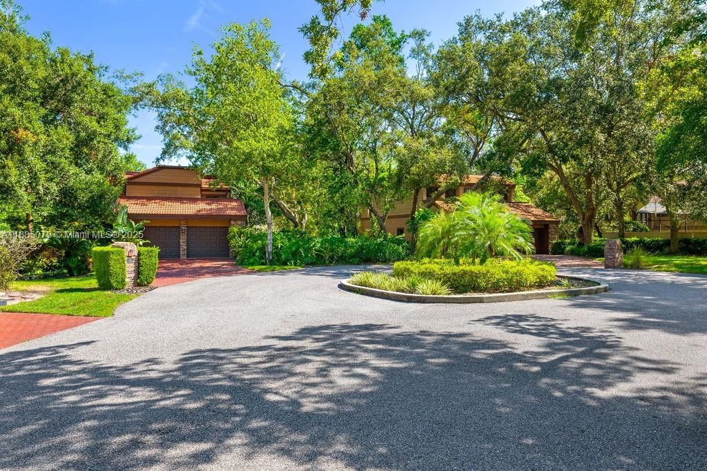 En Venta: $1,095,000 (3 camas, 2 baños, 2590 Pies cuadrados)