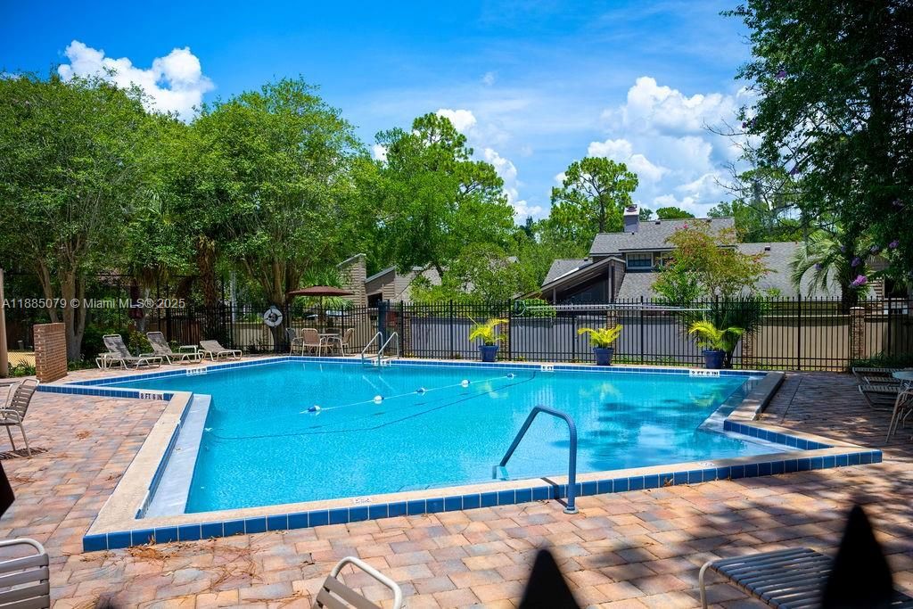 En Venta: $1,095,000 (3 camas, 2 baños, 2590 Pies cuadrados)