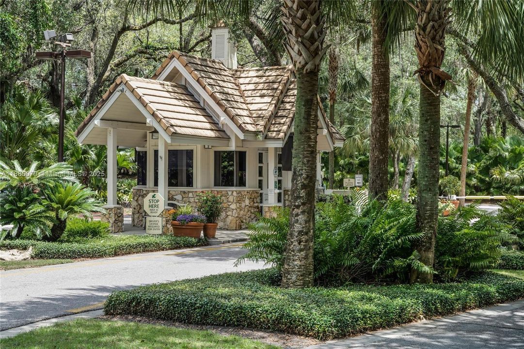 En Venta: $1,095,000 (3 camas, 2 baños, 2590 Pies cuadrados)