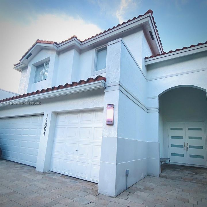 Active With Contract: $1,425,000 (4 beds, 3 baths, 3162 Square Feet)