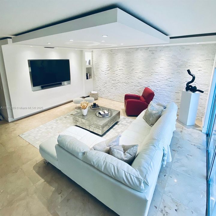 Active With Contract: $1,425,000 (4 beds, 3 baths, 3162 Square Feet)