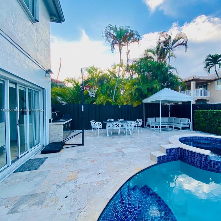 Active With Contract: $1,425,000 (4 beds, 3 baths, 3162 Square Feet)