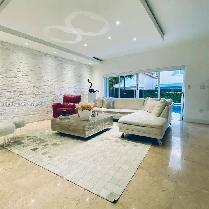 Active With Contract: $1,425,000 (4 beds, 3 baths, 3162 Square Feet)