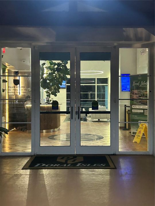 Active With Contract: $1,425,000 (4 beds, 3 baths, 3162 Square Feet)