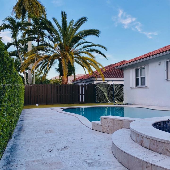 Active With Contract: $1,425,000 (4 beds, 3 baths, 3162 Square Feet)