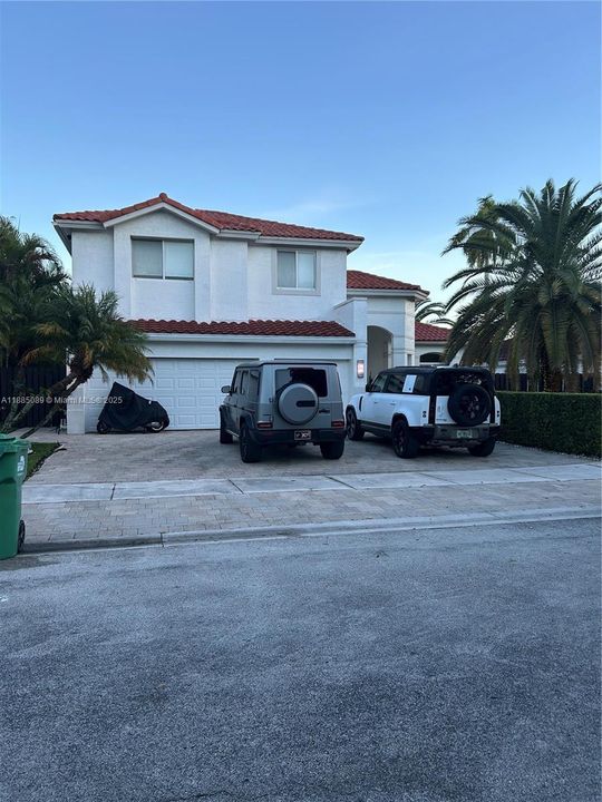 Active With Contract: $1,425,000 (4 beds, 3 baths, 3162 Square Feet)