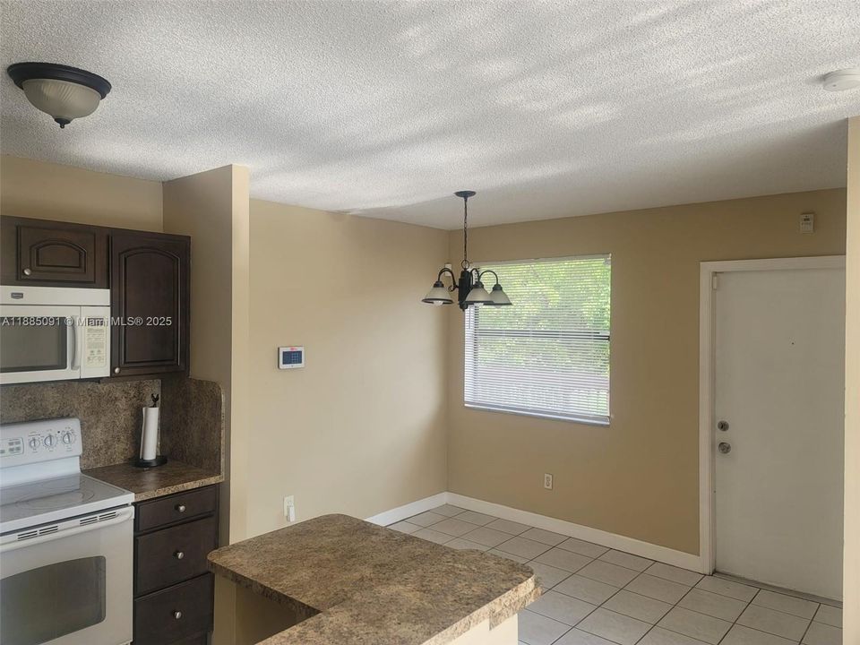 En Venta: $199,000 (2 camas, 2 baños, 816 Pies cuadrados)