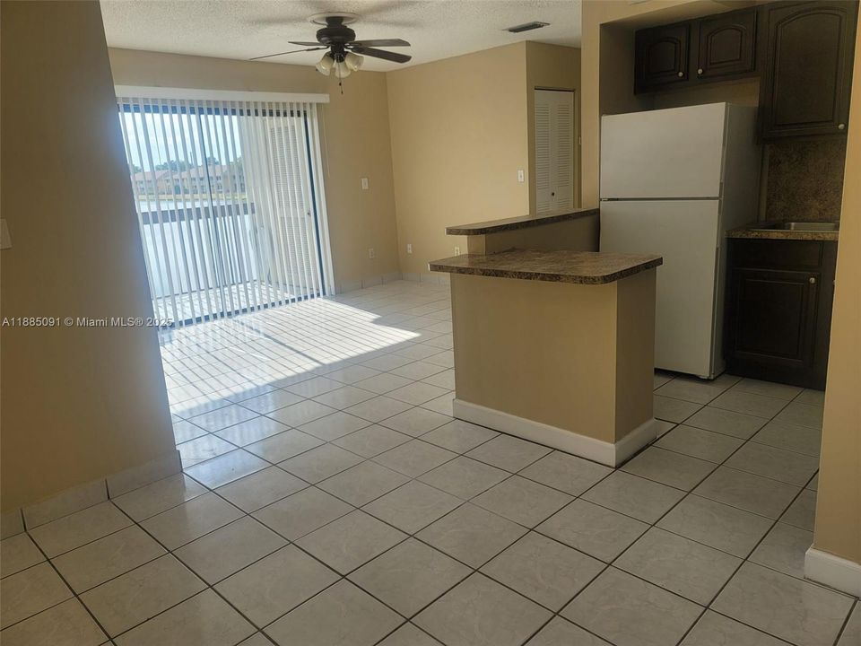 En Venta: $199,000 (2 camas, 2 baños, 816 Pies cuadrados)