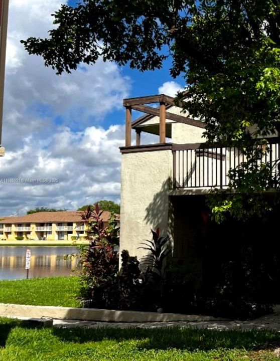 En Venta: $199,000 (2 camas, 2 baños, 816 Pies cuadrados)