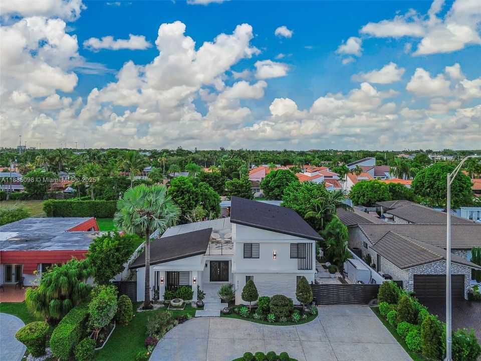 待售: $3,800,000 (4 贝兹, 4 浴室, 2466 平方英尺)