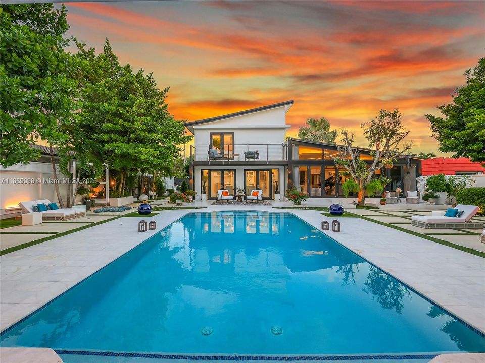 待售: $3,800,000 (4 贝兹, 4 浴室, 2466 平方英尺)