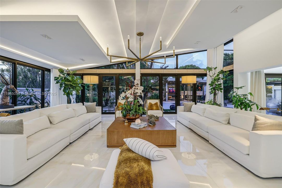 待售: $3,800,000 (4 贝兹, 4 浴室, 2466 平方英尺)