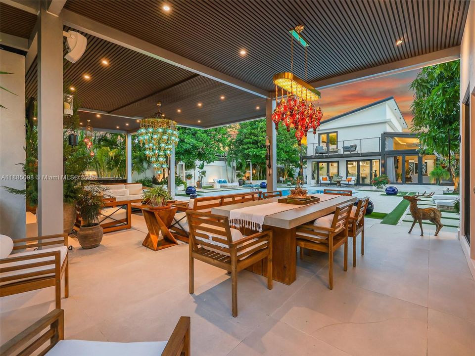 待售: $3,800,000 (4 贝兹, 4 浴室, 2466 平方英尺)