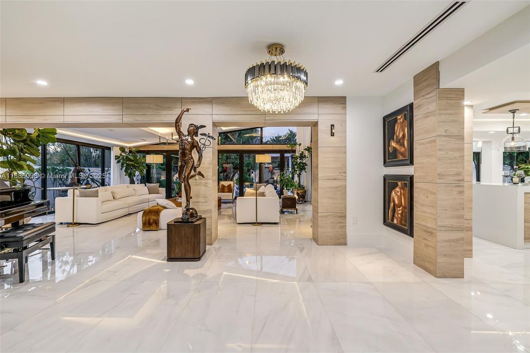 待售: $3,800,000 (4 贝兹, 4 浴室, 2466 平方英尺)