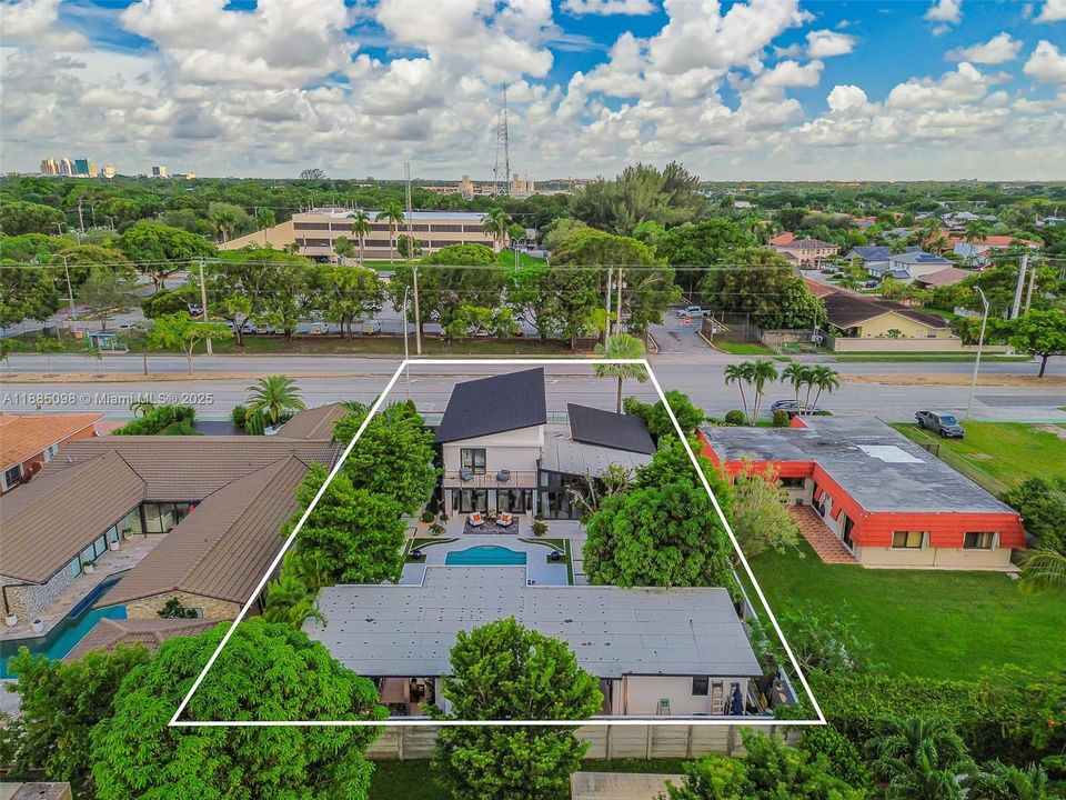 待售: $3,800,000 (4 贝兹, 4 浴室, 2466 平方英尺)