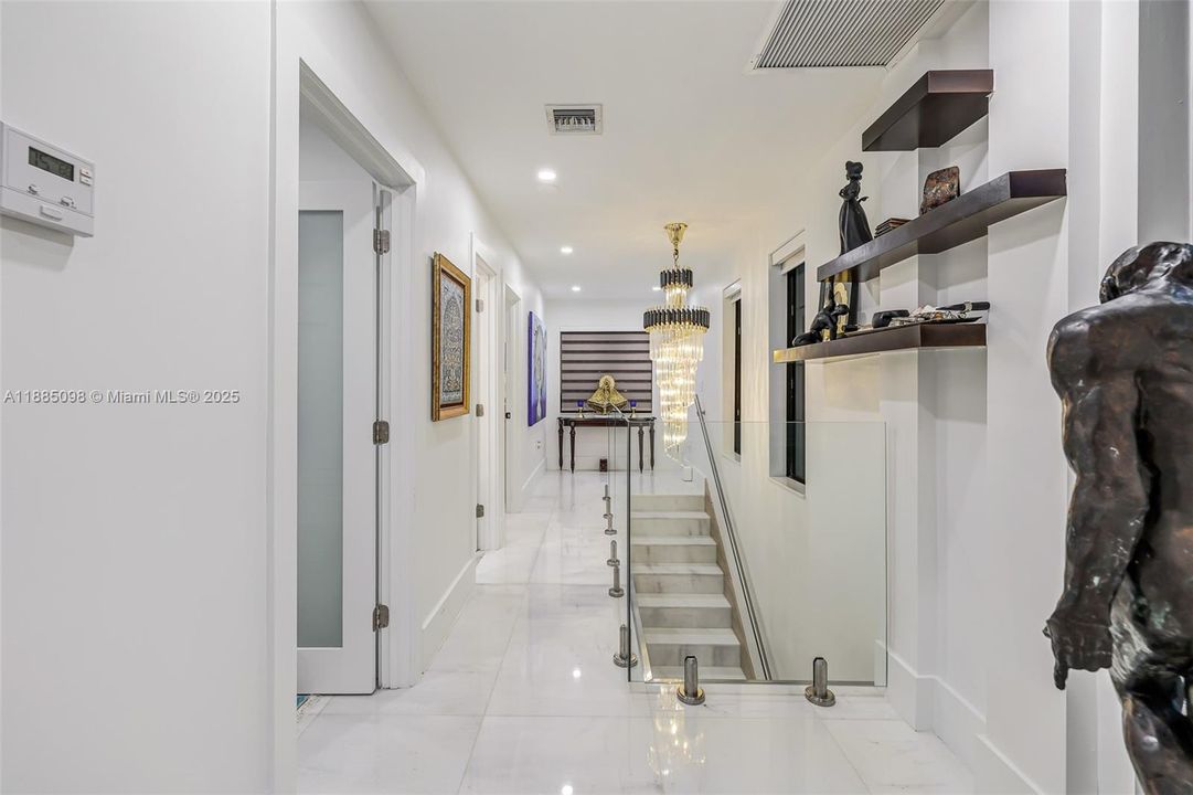 待售: $3,800,000 (4 贝兹, 4 浴室, 2466 平方英尺)