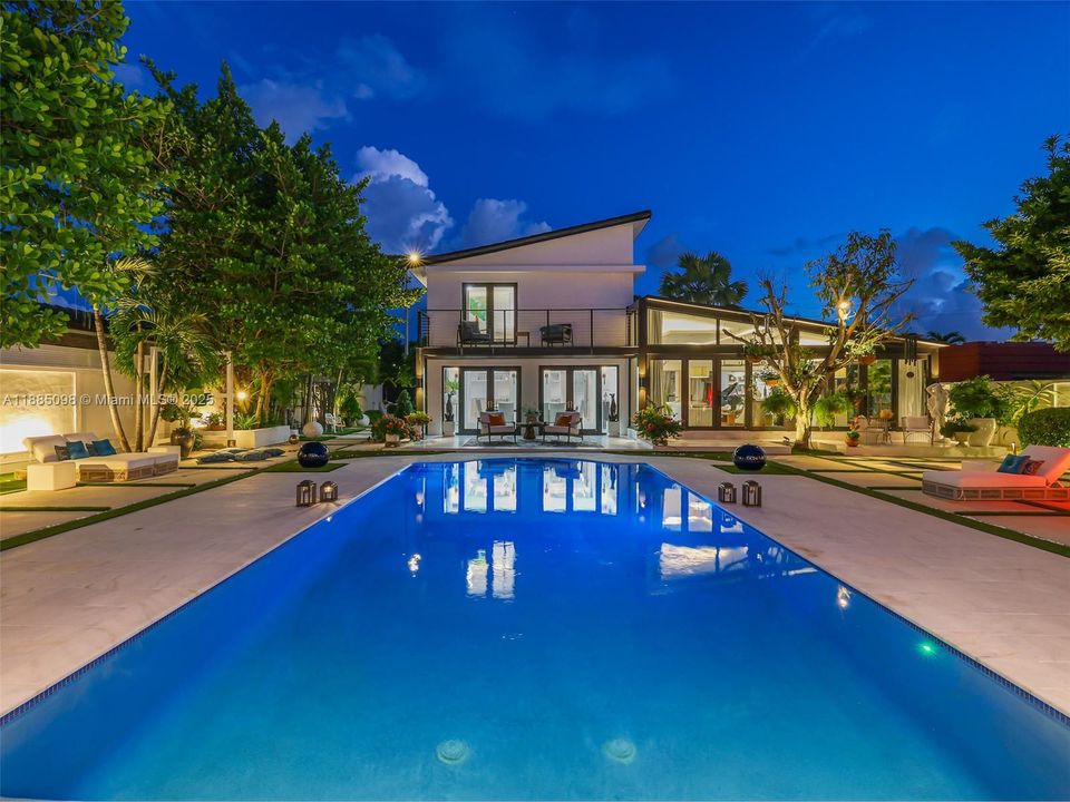 待售: $3,800,000 (4 贝兹, 4 浴室, 2466 平方英尺)