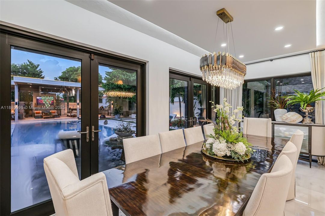 待售: $3,800,000 (4 贝兹, 4 浴室, 2466 平方英尺)