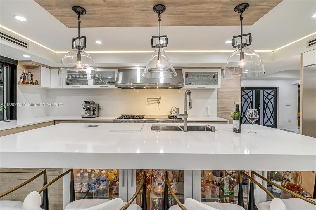 待售: $3,800,000 (4 贝兹, 4 浴室, 2466 平方英尺)