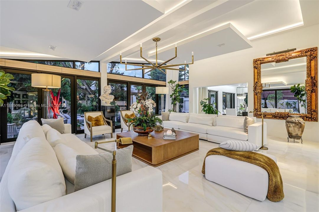 待售: $3,800,000 (4 贝兹, 4 浴室, 2466 平方英尺)