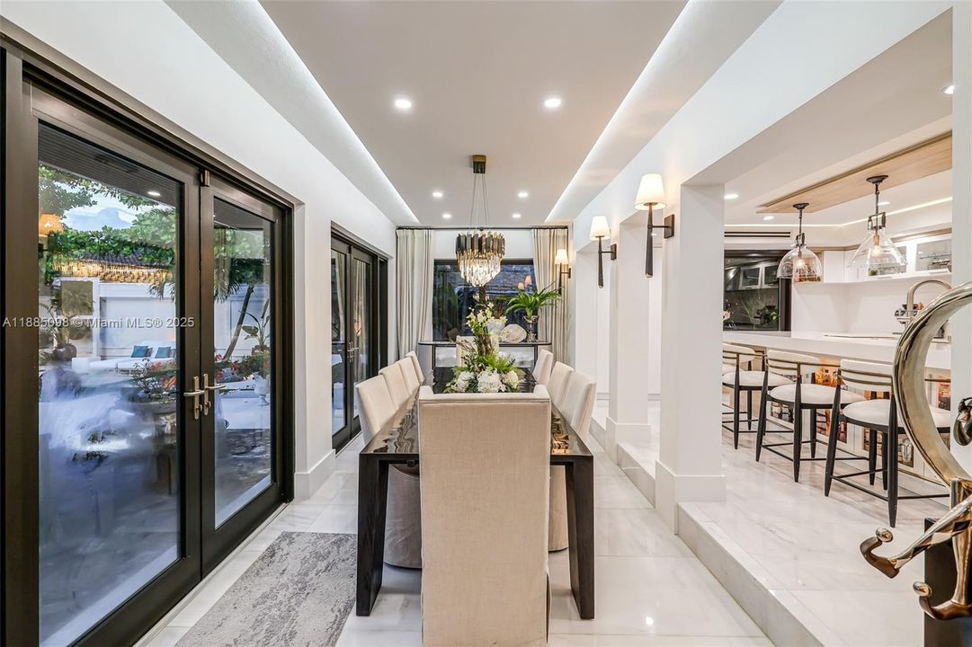 待售: $3,800,000 (4 贝兹, 4 浴室, 2466 平方英尺)