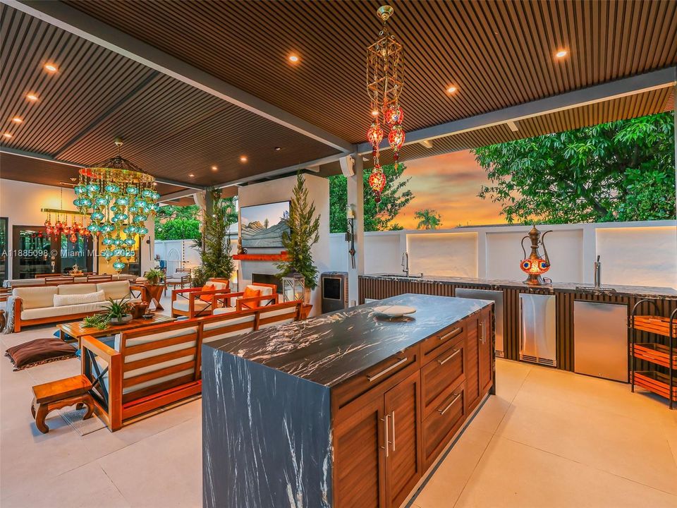 待售: $3,800,000 (4 贝兹, 4 浴室, 2466 平方英尺)