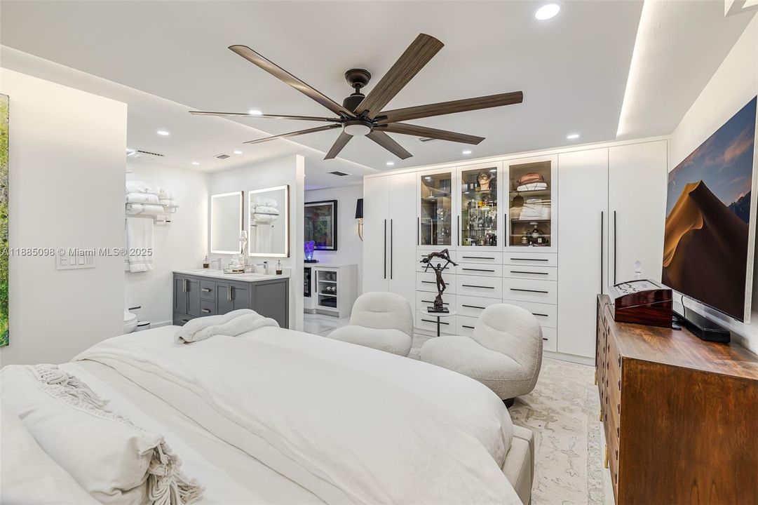 待售: $3,800,000 (4 贝兹, 4 浴室, 2466 平方英尺)