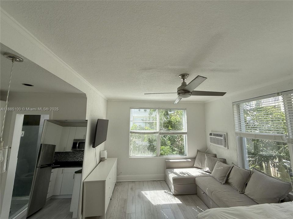 For Sale: $195,000 (0 beds, 1 baths, 275 Square Feet)