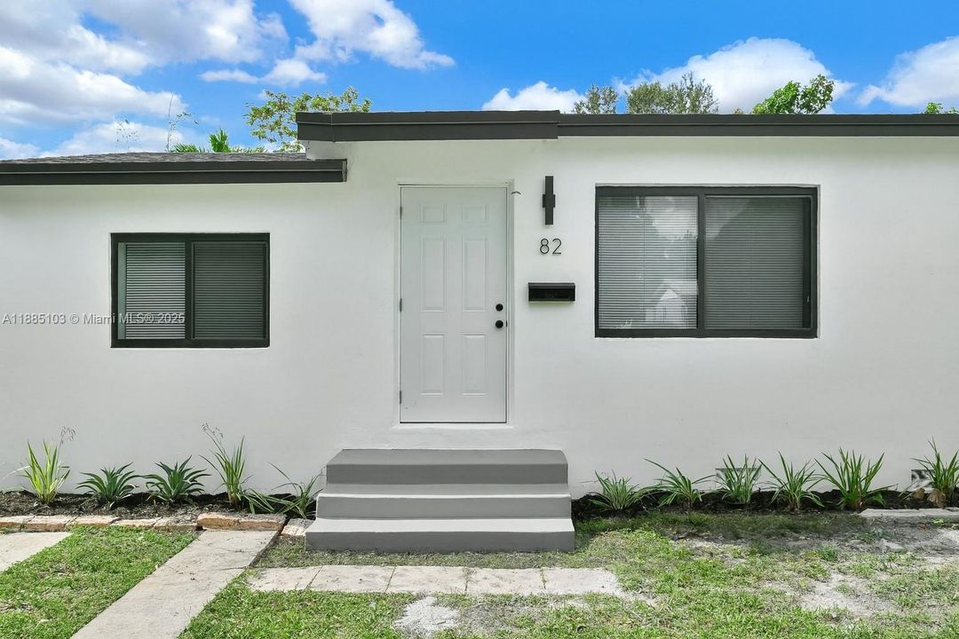 合同活跃: $535,000 (3 贝兹, 2 浴室, 1155 平方英尺)