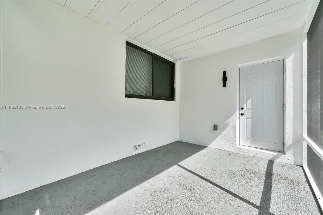 合同活跃: $535,000 (3 贝兹, 2 浴室, 1155 平方英尺)