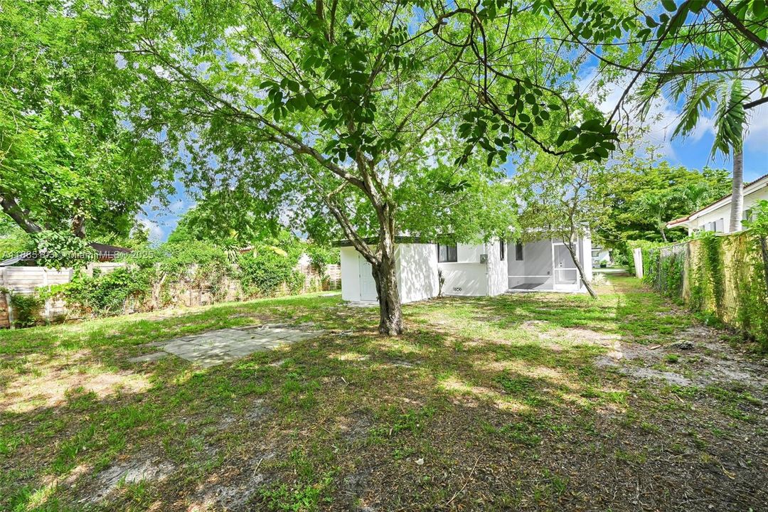 合同活跃: $535,000 (3 贝兹, 2 浴室, 1155 平方英尺)