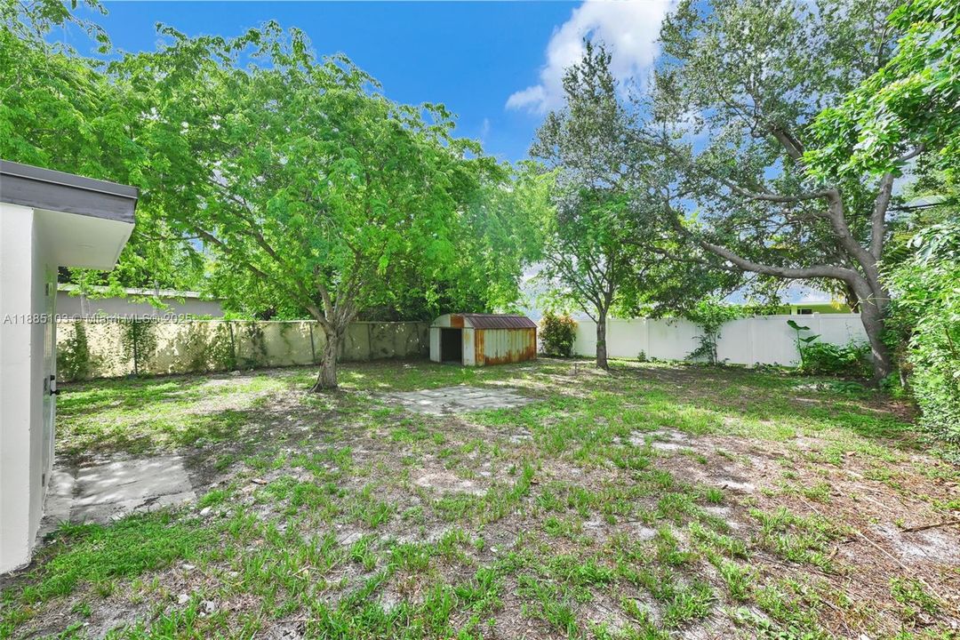 合同活跃: $535,000 (3 贝兹, 2 浴室, 1155 平方英尺)