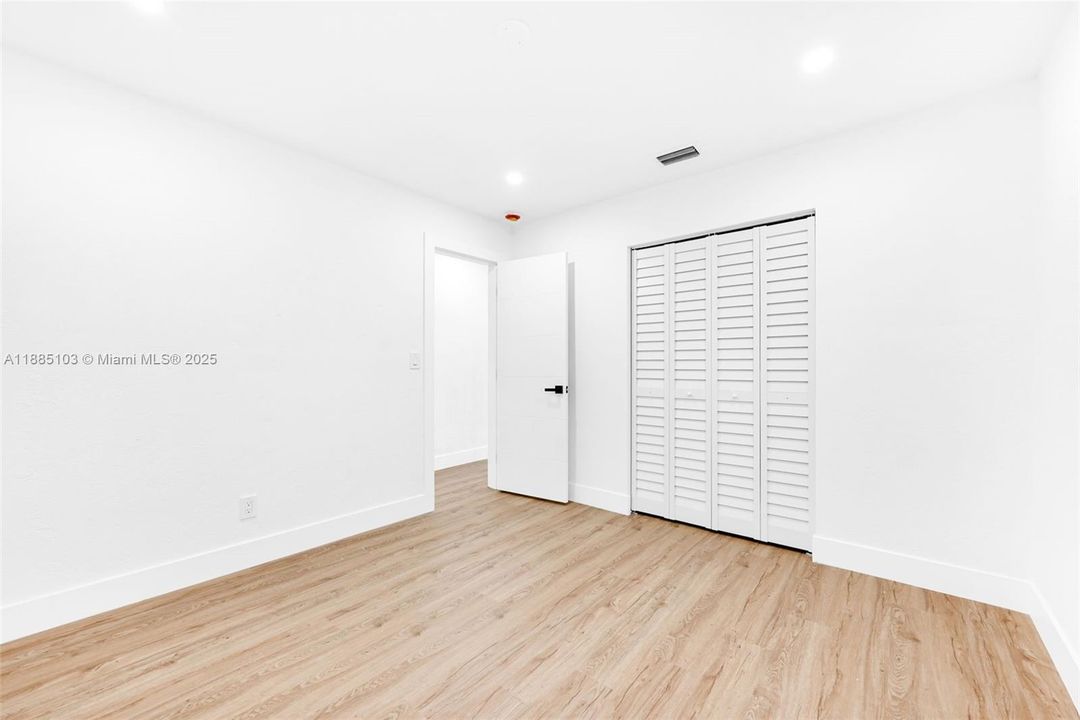 合同活跃: $535,000 (3 贝兹, 2 浴室, 1155 平方英尺)