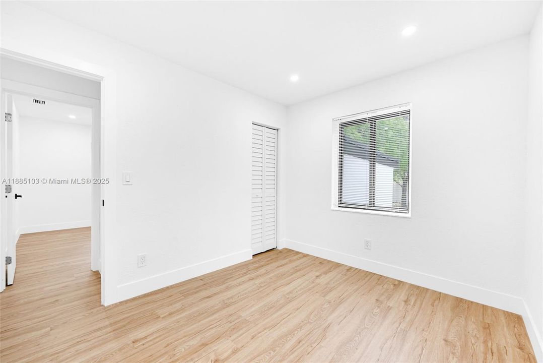 合同活跃: $535,000 (3 贝兹, 2 浴室, 1155 平方英尺)