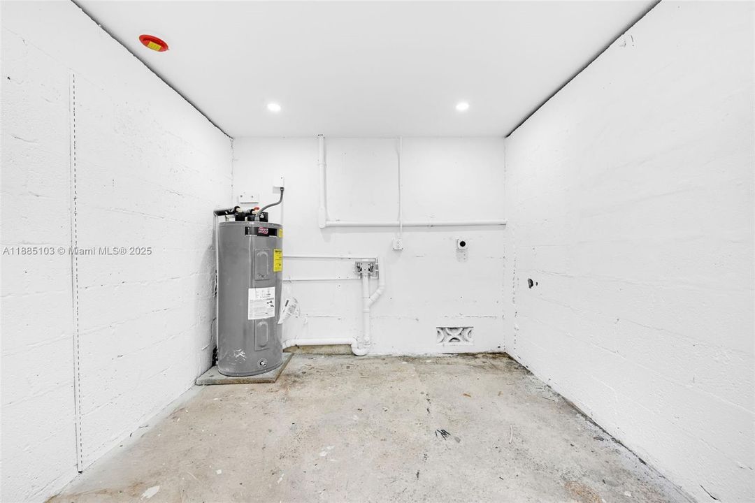 合同活跃: $535,000 (3 贝兹, 2 浴室, 1155 平方英尺)