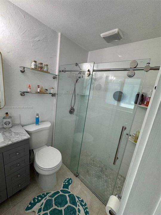 待售: $1,100,000 (3 贝兹, 2 浴室, 1215 平方英尺)