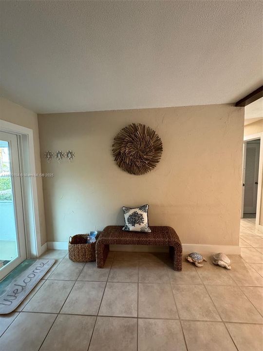 待售: $1,100,000 (3 贝兹, 2 浴室, 1215 平方英尺)