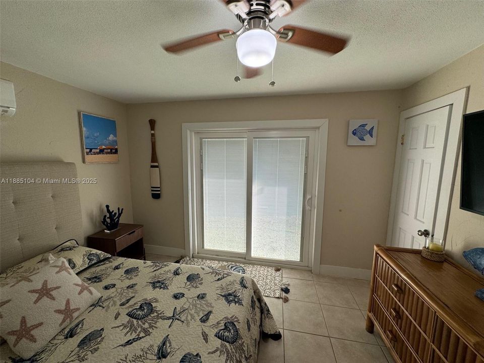 待售: $1,100,000 (3 贝兹, 2 浴室, 1215 平方英尺)