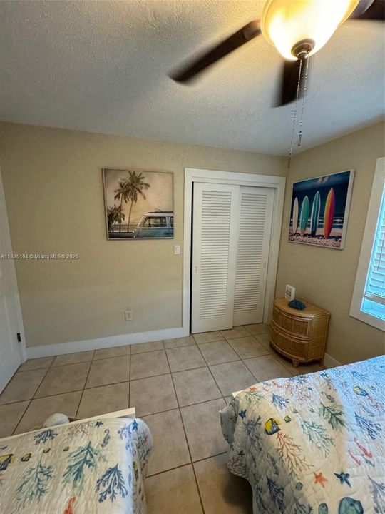 待售: $1,100,000 (3 贝兹, 2 浴室, 1215 平方英尺)